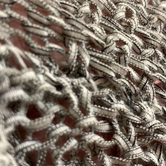 American Eagle size medium pullover sweater. Very stretchy - Picture 6 of 6